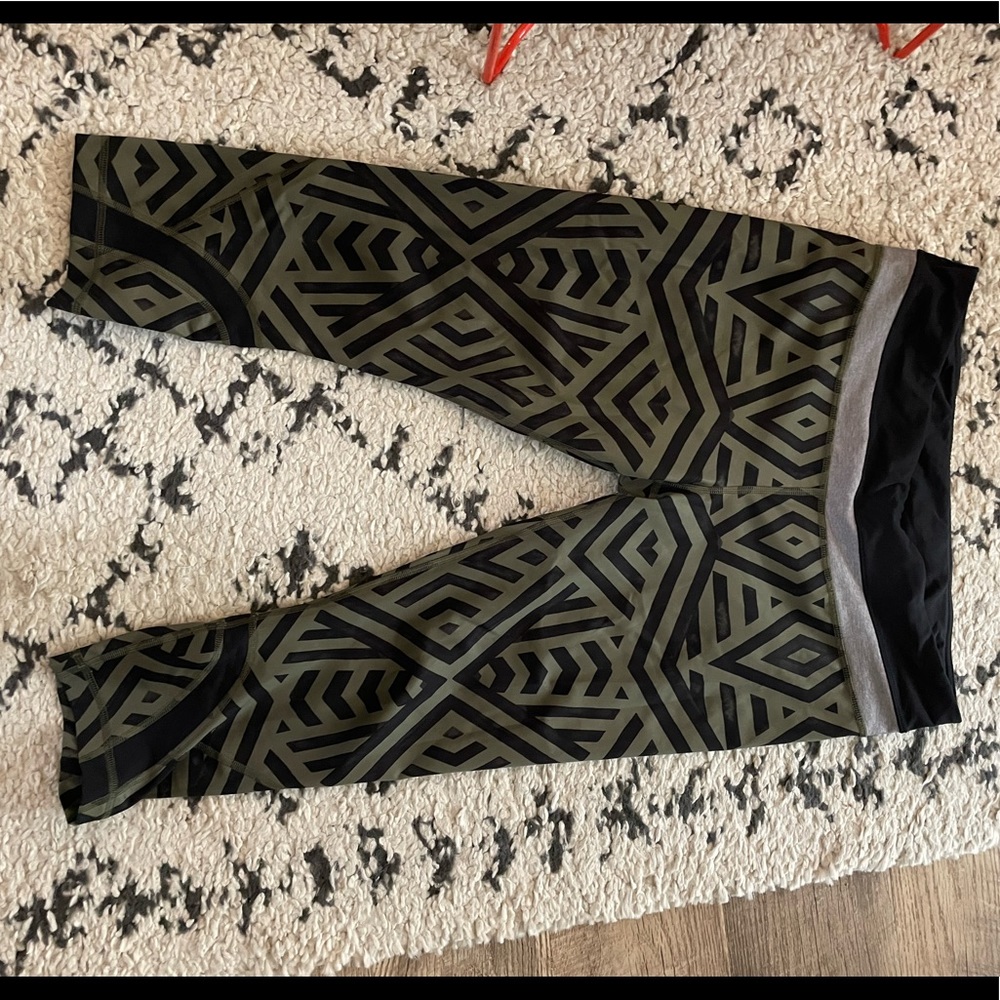 Lululemon inspire crop